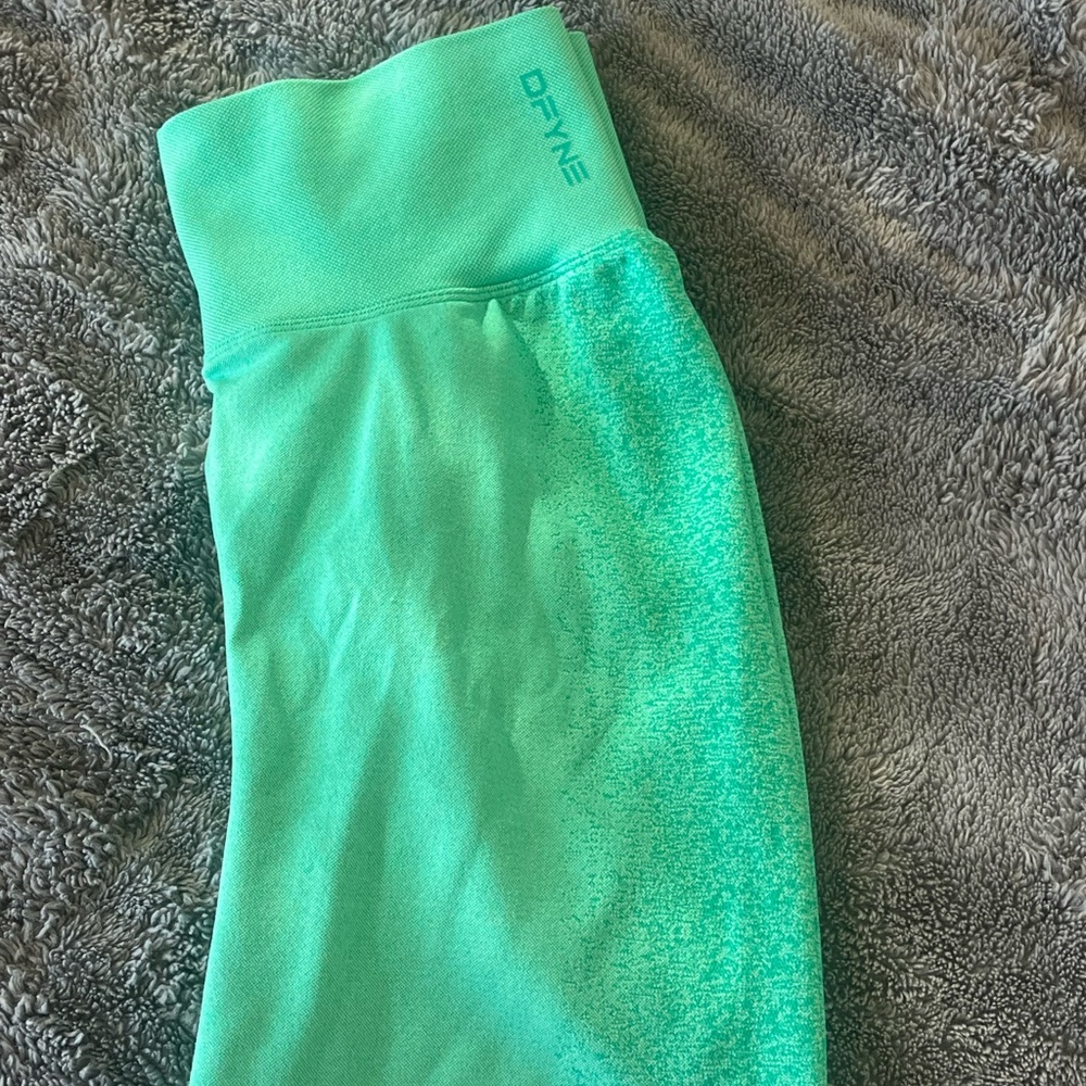 DFYNE Green impact shorts